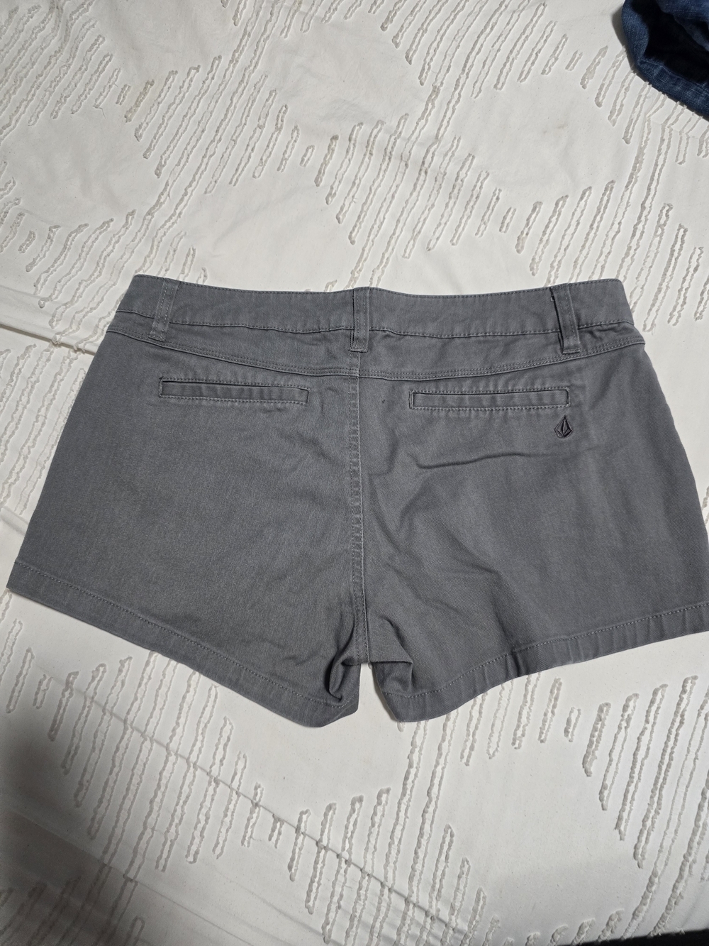 Volcom Women's Gray Chino Shorts Size 9 Casual Cotton Flat Front